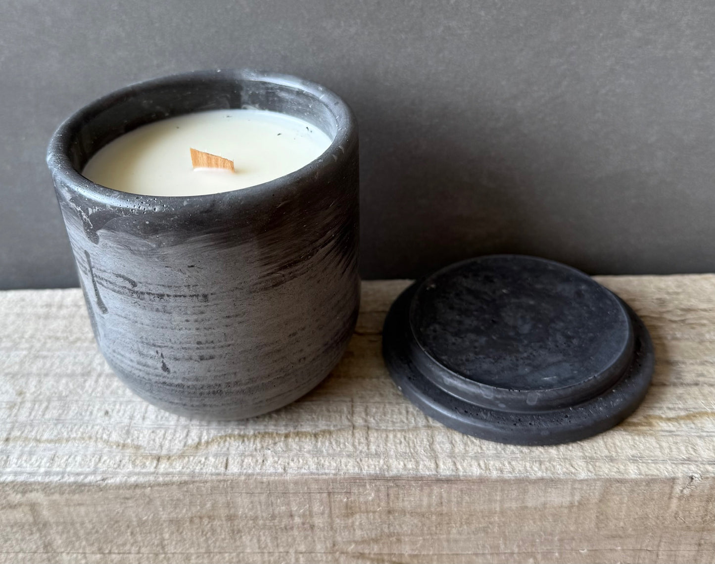 black and dark grey striated concrete, #2517